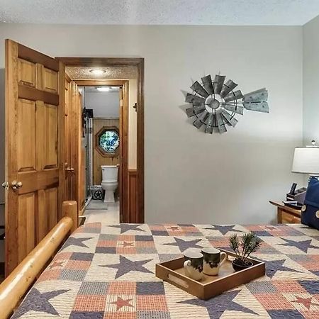 הוילה פיג'ן פורג' Beary Peaceful Smokies Retreat: Hot-Tub & Pools מראה חיצוני תמונה