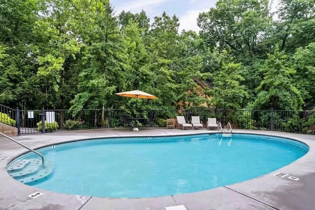 הוילה פיג'ן פורג' Beary Peaceful Smokies Retreat: Hot-Tub & Pools מראה חיצוני תמונה