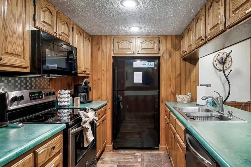 הוילה פיג'ן פורג' Beary Peaceful Smokies Retreat: Hot-Tub & Pools מראה חיצוני תמונה