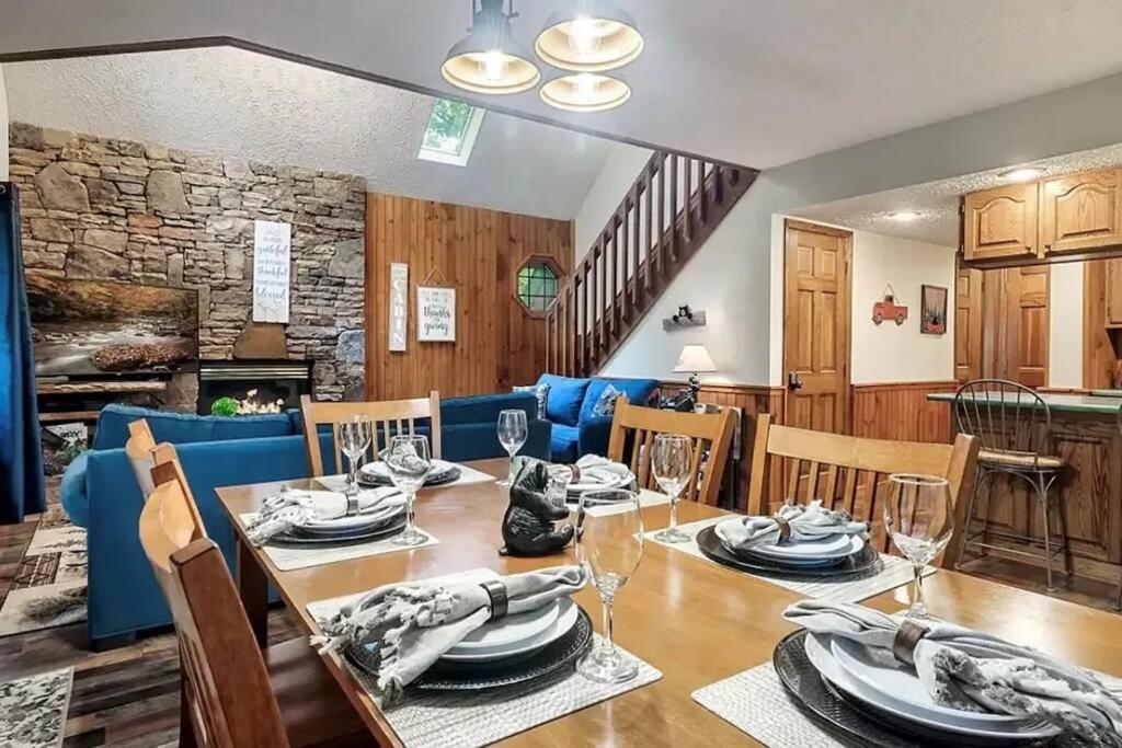 הוילה פיג'ן פורג' Beary Peaceful Smokies Retreat: Hot-Tub & Pools מראה חיצוני תמונה