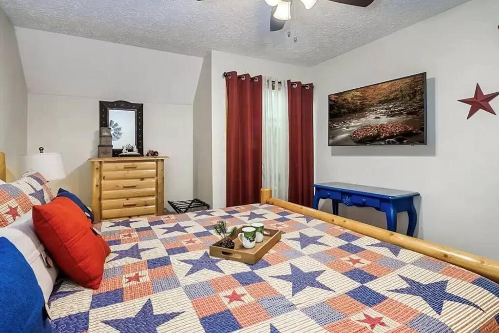 הוילה פיג'ן פורג' Beary Peaceful Smokies Retreat: Hot-Tub & Pools מראה חיצוני תמונה